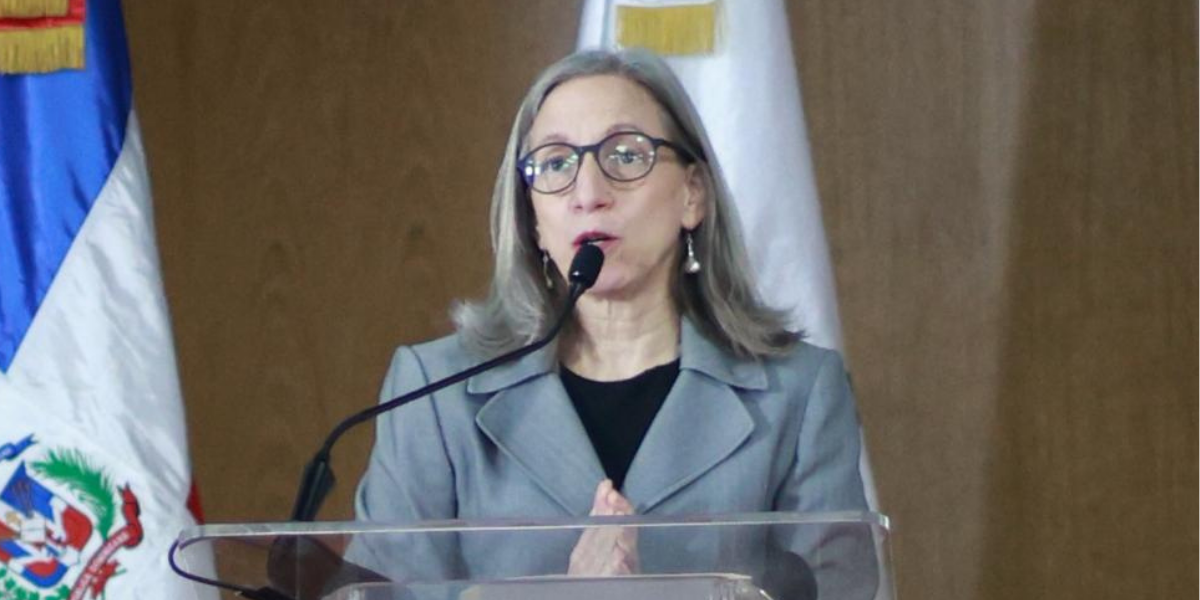  imagen Fotos del ministro Luis Miguel De Camps en el podium&nbsp; 