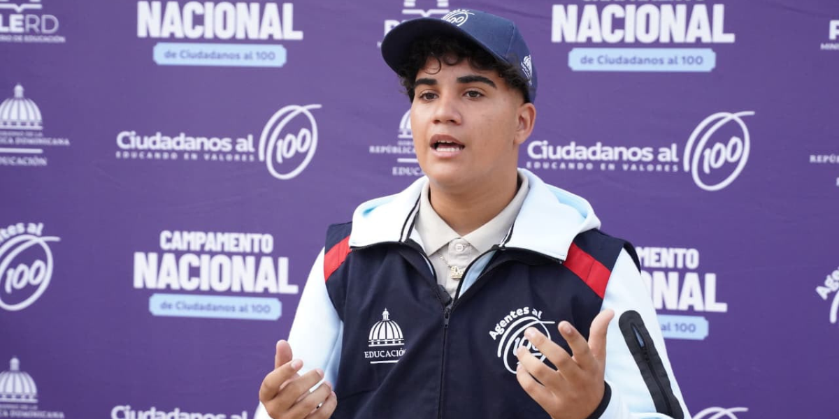  imagen Estudiantes participando en el&nbsp;&nbsp;Campamento Nacional Ciudadanos al 100 