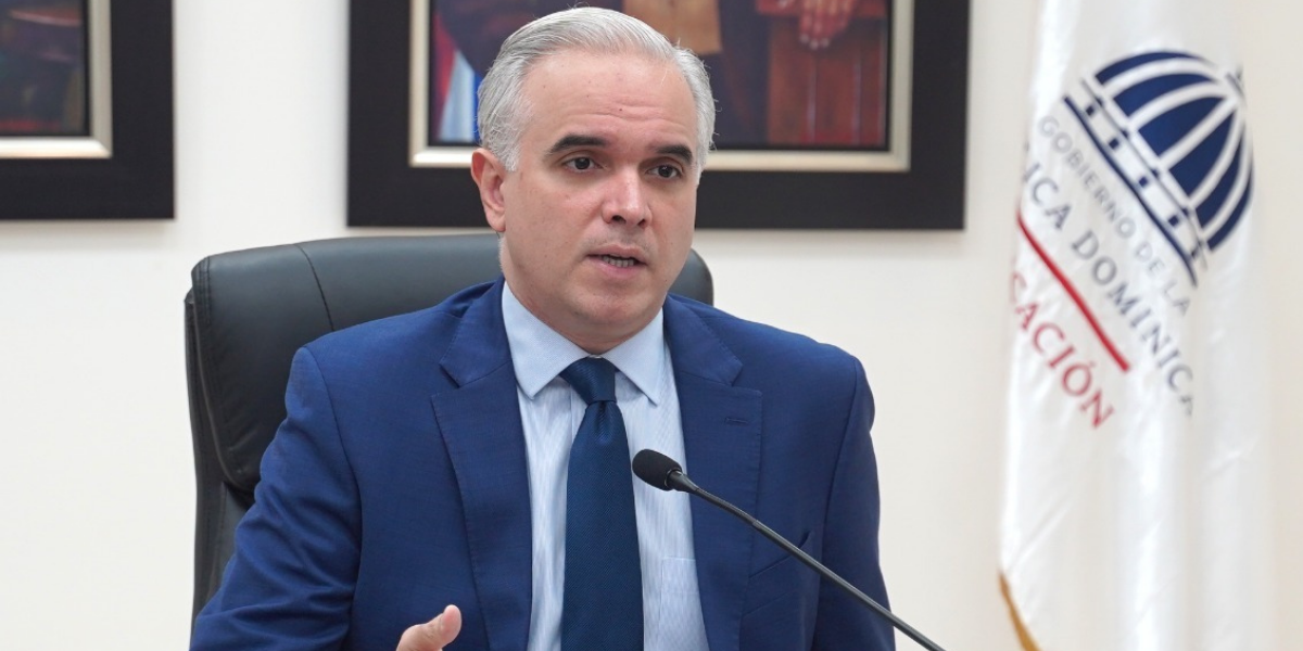  imagen Reuni&oacute;n con los directores de las 18 Regionales&nbsp; 