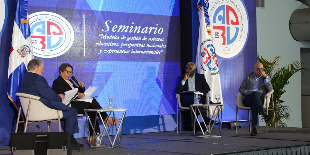  imagen El ministro de Educaci&oacute;n, &Aacute;ngel Hern&aacute;ndez 