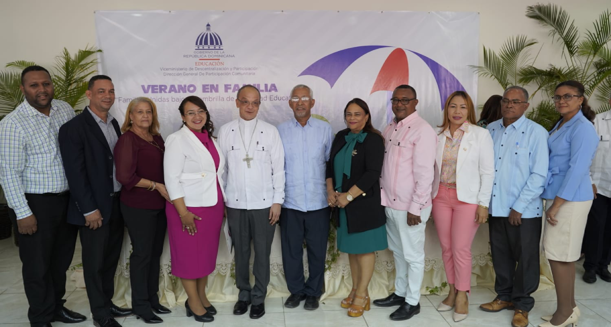  imagen Ministro de Educaci&oacute;n, &Aacute;ngel Hern&aacute;ndez apertura al Programa Verano en Familia, para fortalecer el v&iacute;nculo entre la comunidad y las escuelas del sistema p&uacute;blico preuniversitario&nbsp; 
