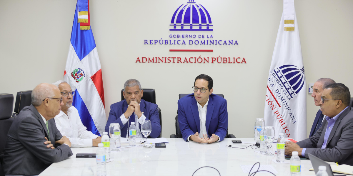  imagen Ministros del Mescyt y Minerd 