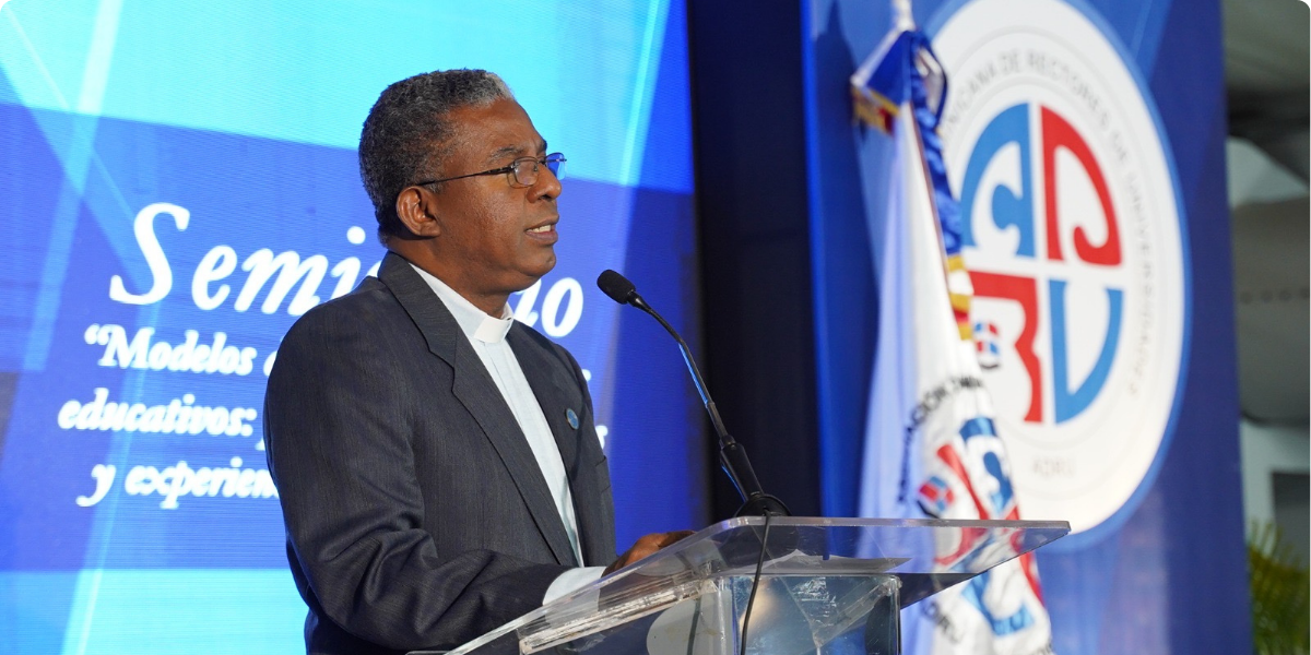  imagen El ministro de Educaci&oacute;n, &Aacute;ngel Hern&aacute;ndez 