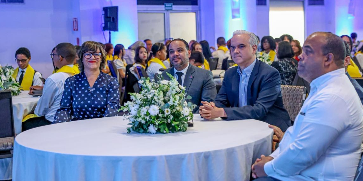  imagen Galard&oacute;n Diploma de M&aacute;xima Excelencia a 150 estudiantes del nivel Secundario 