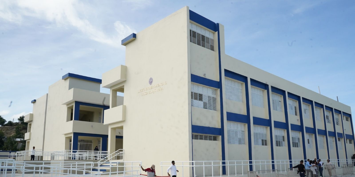  imagen fotos de la inauguracion del Liceo Experimental UASD El&iacute;as Pi&ntilde;a 