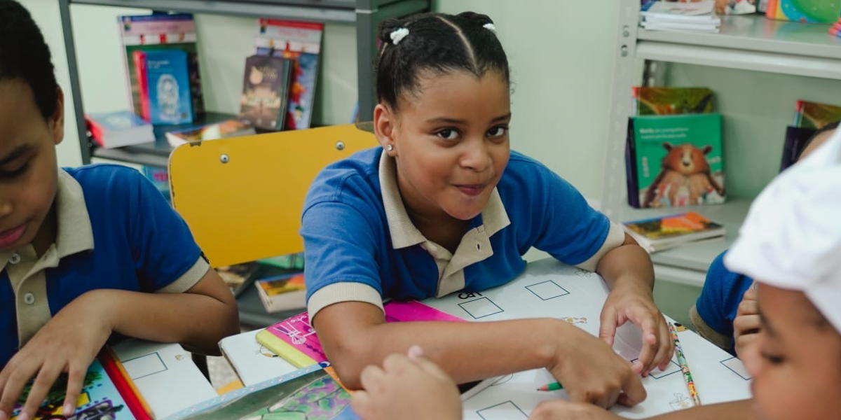  imagen Fotos de estudiantes en las aulas 