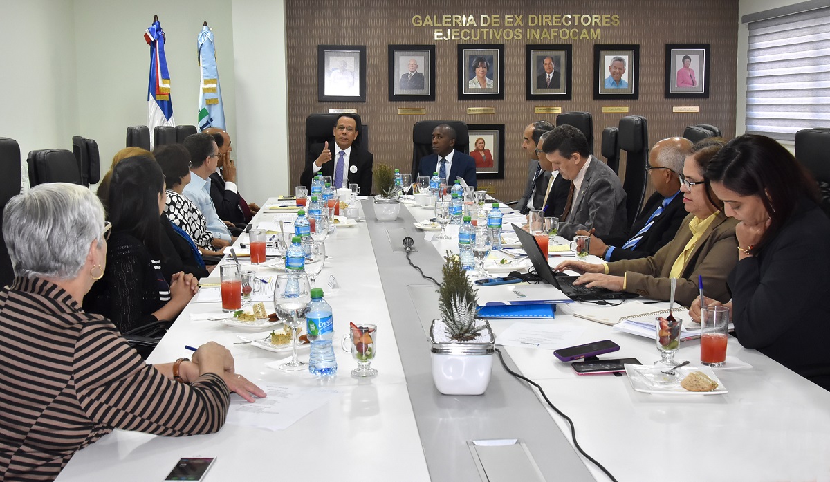  imagen El ministro de Educaci&oacute;n, Antonio Pe&ntilde;a Mirabal y&nbsp;Andr&eacute;s de las Mercedes, director ejecutivo del INAFOCAM 