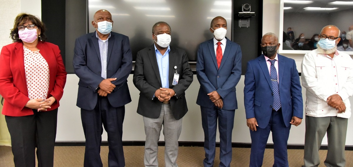  imagen El jefe de gabinete del ministerio de Educaci&oacute;n, Paulino Ogando, jurament&oacute; este lunes a Saturnino Jorge Silva como el nuevo director del Instituto Nacional de Formaci&oacute;n y Capacitaci&oacute;n del Magisterio (NAFOCAM).
&nbsp; 