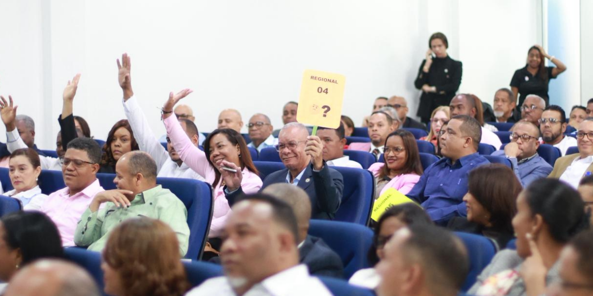  imagen Fotos del ministro Luis Miguel De Camps en el podium&nbsp; 