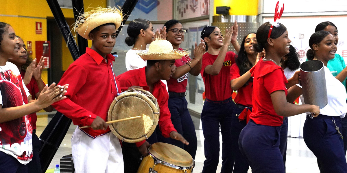  imagen Estudiantes modalidad en artes&nbsp; 