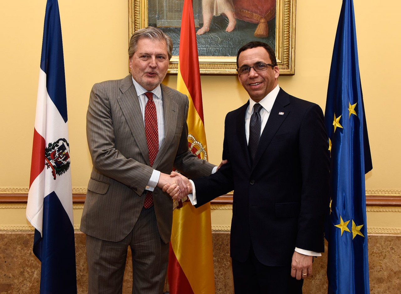  imagen Ministro Andr&eacute;s Navarro junto a su hom&oacute;logo de Espa&ntilde;a. 