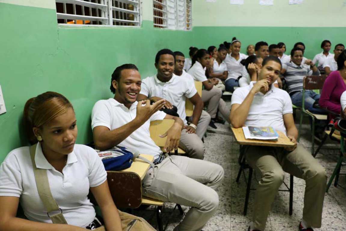  imagen Escuelas públicas registran a 52,463 estudiantes de horario nocturno 