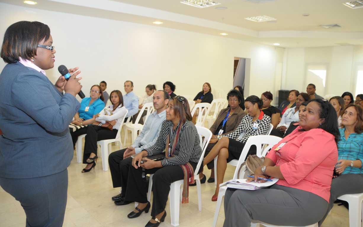  imagen Ministerio de Educación capacita empleados en seguridad laboral 