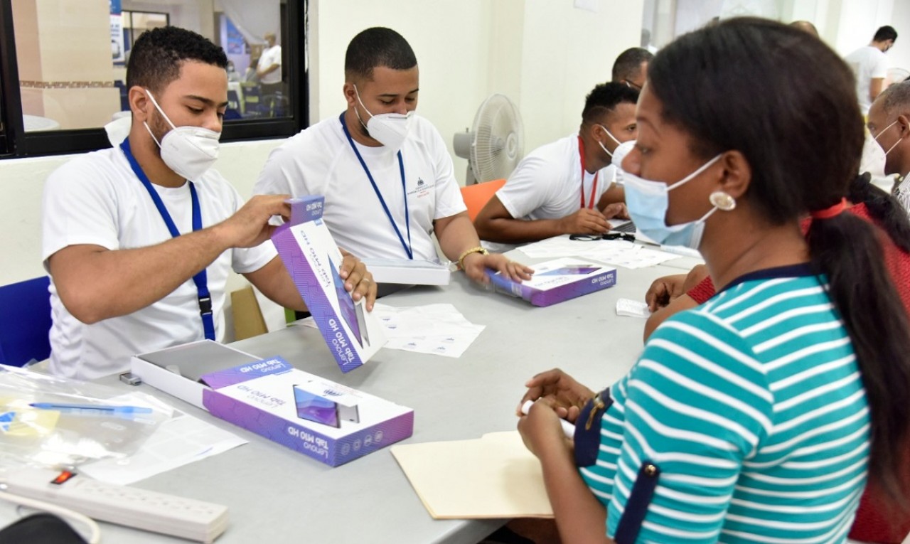  imagen El ministro Roberto Fulcar 