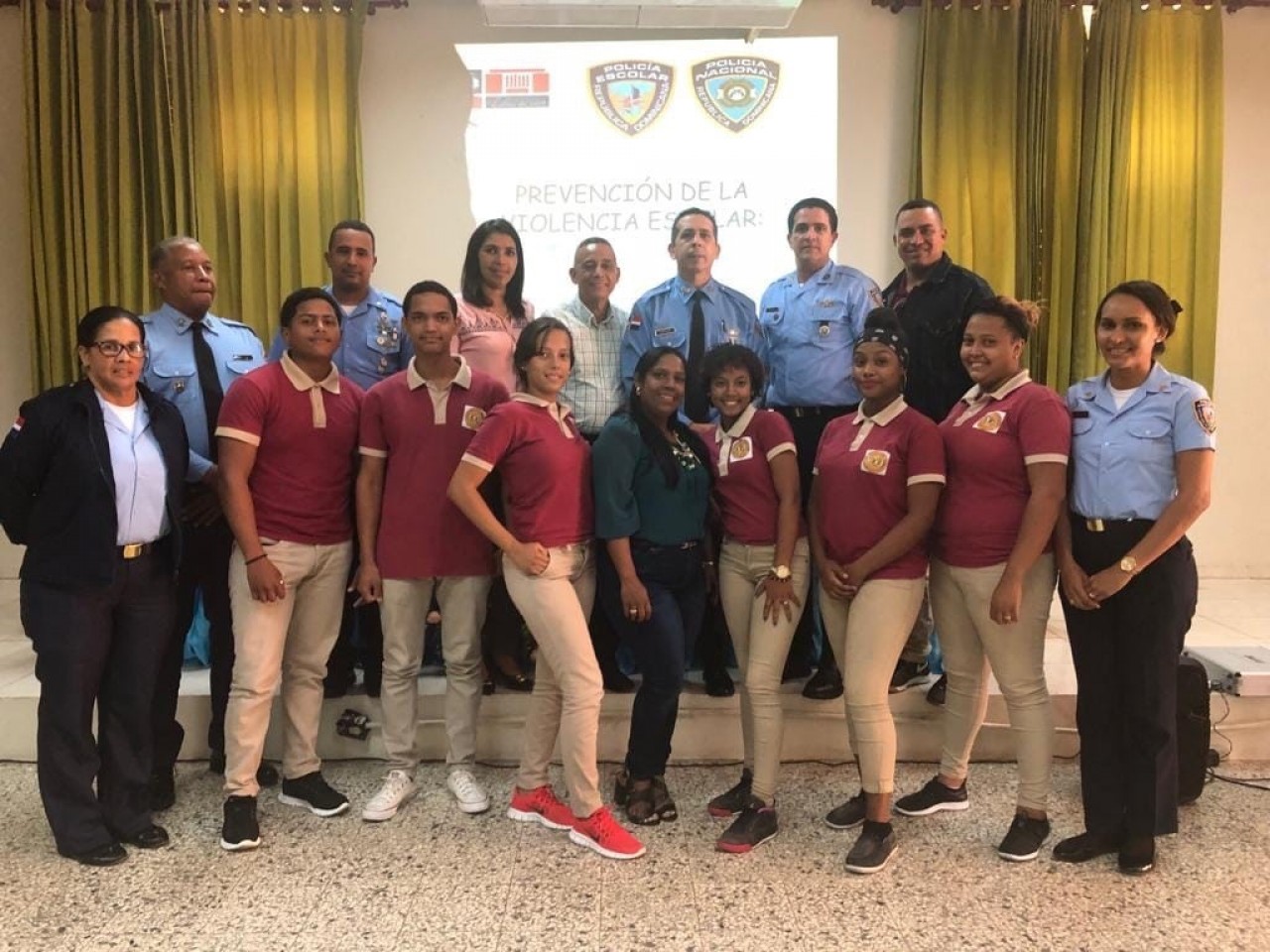  imagen Profesores, redictores y algunos estudiantes que participaron en la actividad.&nbsp; 