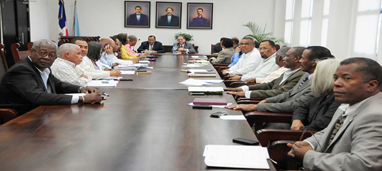  imagen Educación y ADP acuerdan hacer este año las evaluaciones por desempeño al magisterio 