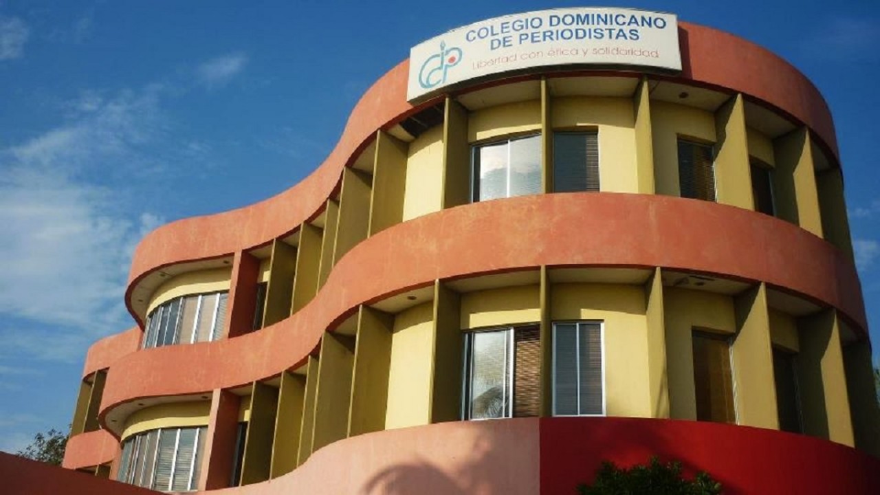  imagen Fachada del colegio dominicano del periodistas 