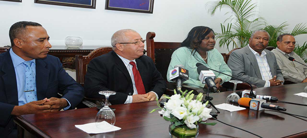  imagen Ministerio de Educación y federaciones llaman a los padres del país a enviar hijos a la escuela el lunes 18 