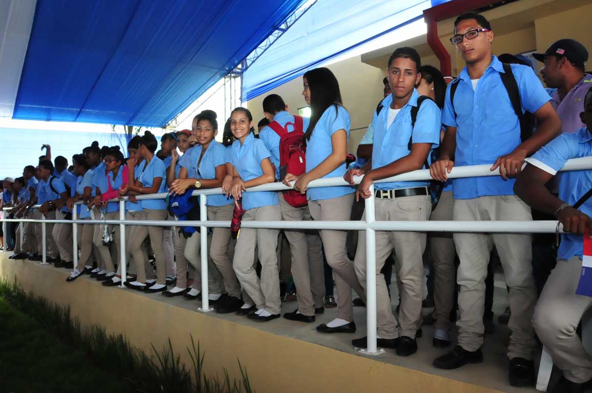  imagen Presidente Medina entrega cuatro escuelas en Santiago y Tamboril para integrarlas  a la Jornada Escolar Extendida 