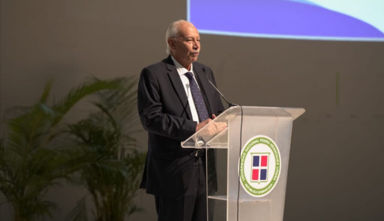  imagen El viceministro de Acreditaci&oacute;n y Certificaci&oacute;n Docente, Francisco De Oleo. 