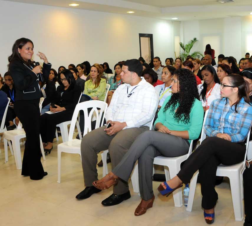  imagen Ministerio de Educación  capacita empleados en Derechos Humanos 