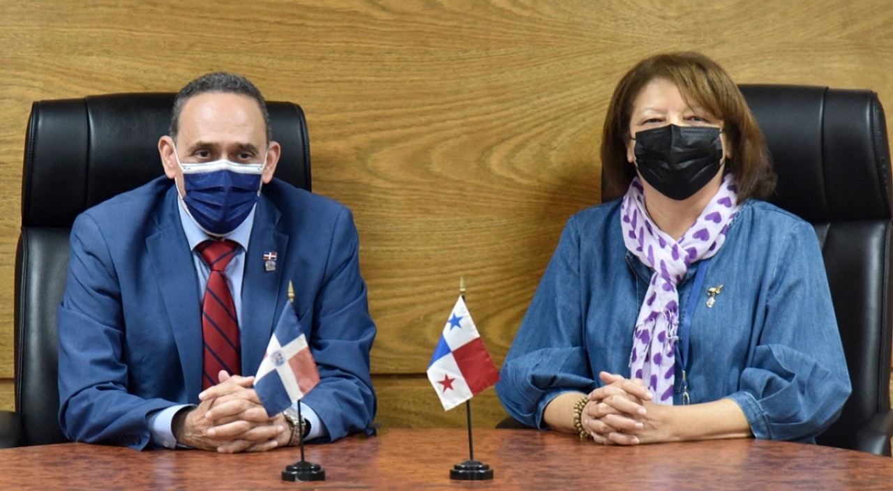  imagen La secretaria ejecutiva del Convenio Andr&eacute;s Bello, Delva Bautista Mendieta 