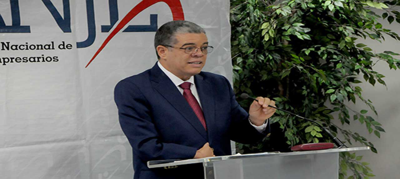  imagen Amarante Baret destaca pulcritud en licitaciones que hace el Ministerio de Educación 