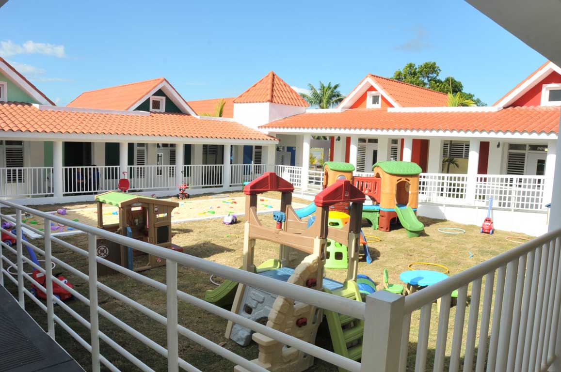  imagen Presidente Medina inaugura estancia infantil y liceo en Los Alcarrizos 