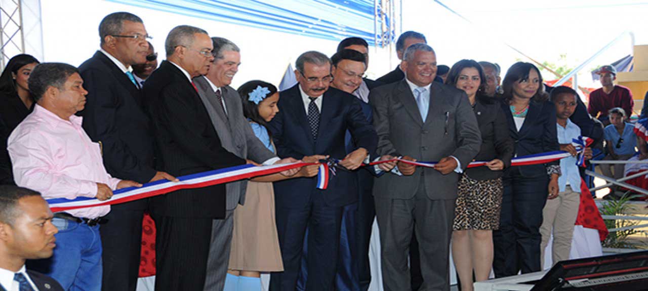  imagen Presidente Medina entrega cuatro nuevas escuelas en provincia Valverde 