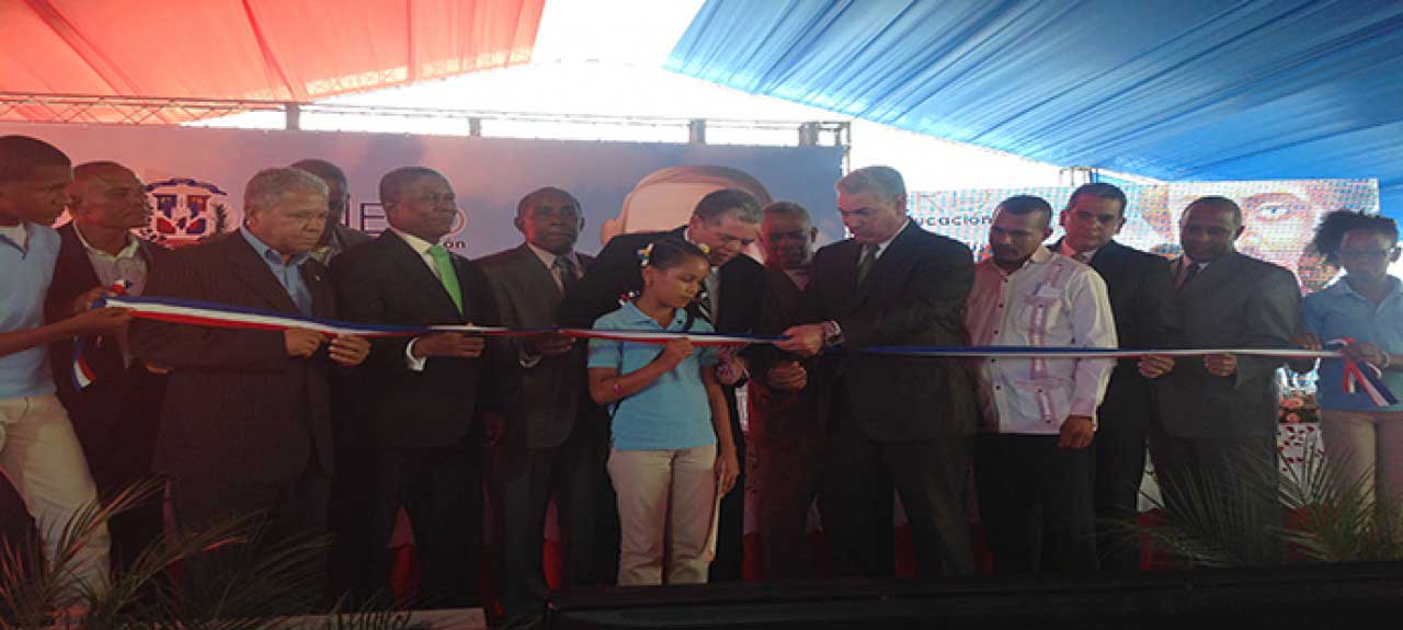  imagen El Gobierno entrega a provincia Bahoruco 65 aulas en cinco escuelas para Jornada de Tanda Extendida 