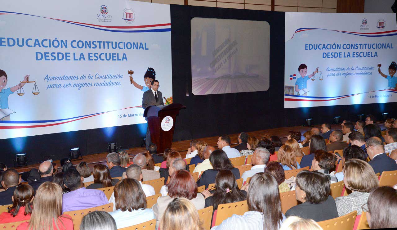  imagen Ministro Andr&eacute;s Navarro mientras preside acto en el Auditorio Juan Bosch de la Biblioteca Nacional Pedro Henr&iacute;quez Ure&ntilde;a. &nbsp; 