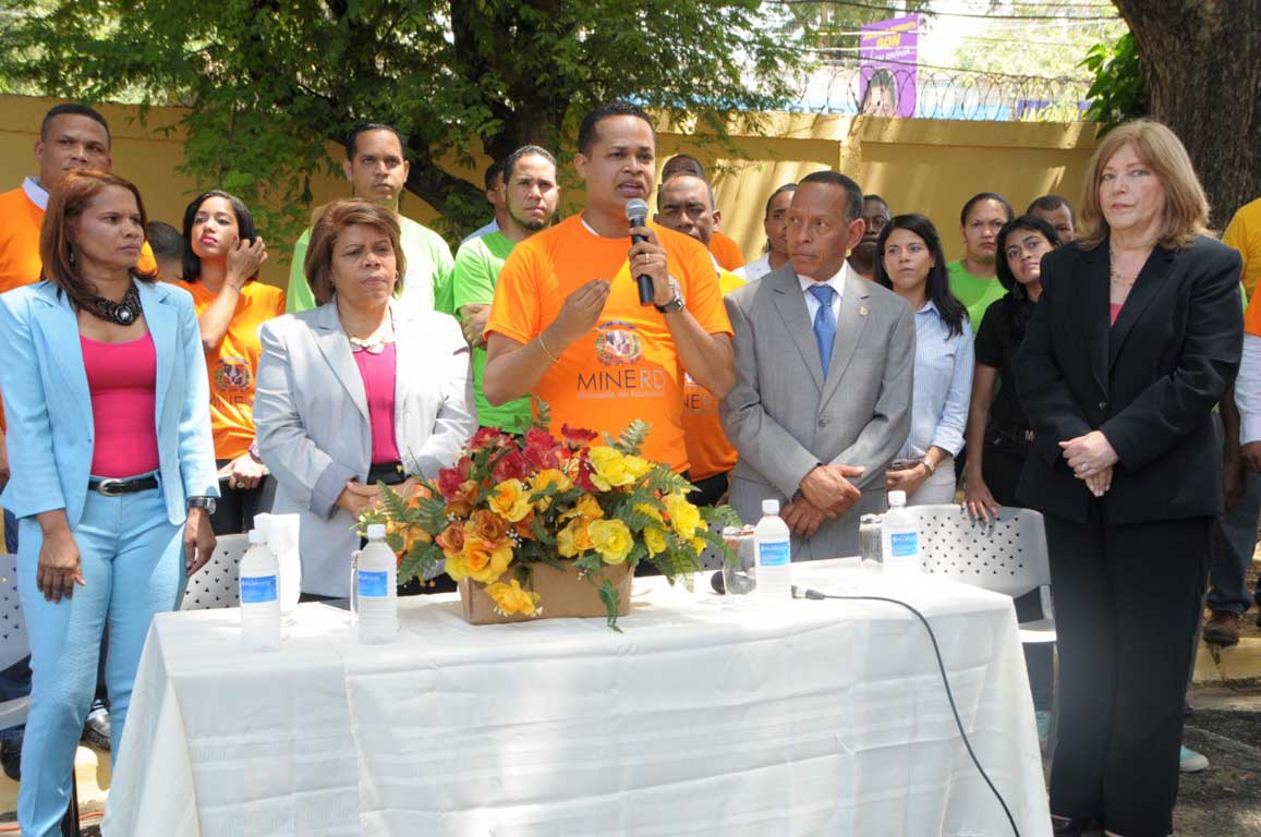  imagen Ministerio de Educación acondicionó 18 mil aulas en la Semana del Mantenimiento Escolar para el nuevo año lectivo 