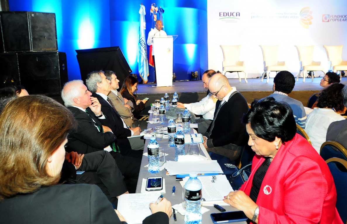  imagen Educación propone políticas válidas para mejor certificación y desarrollo de carrera docente 