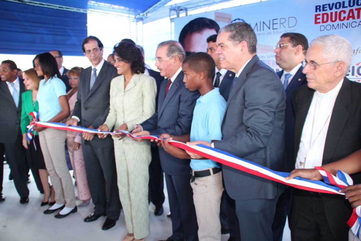  imagen Amarante Baret: Danilo garantiza a los pobres una educación tan buena como la de los ricos 