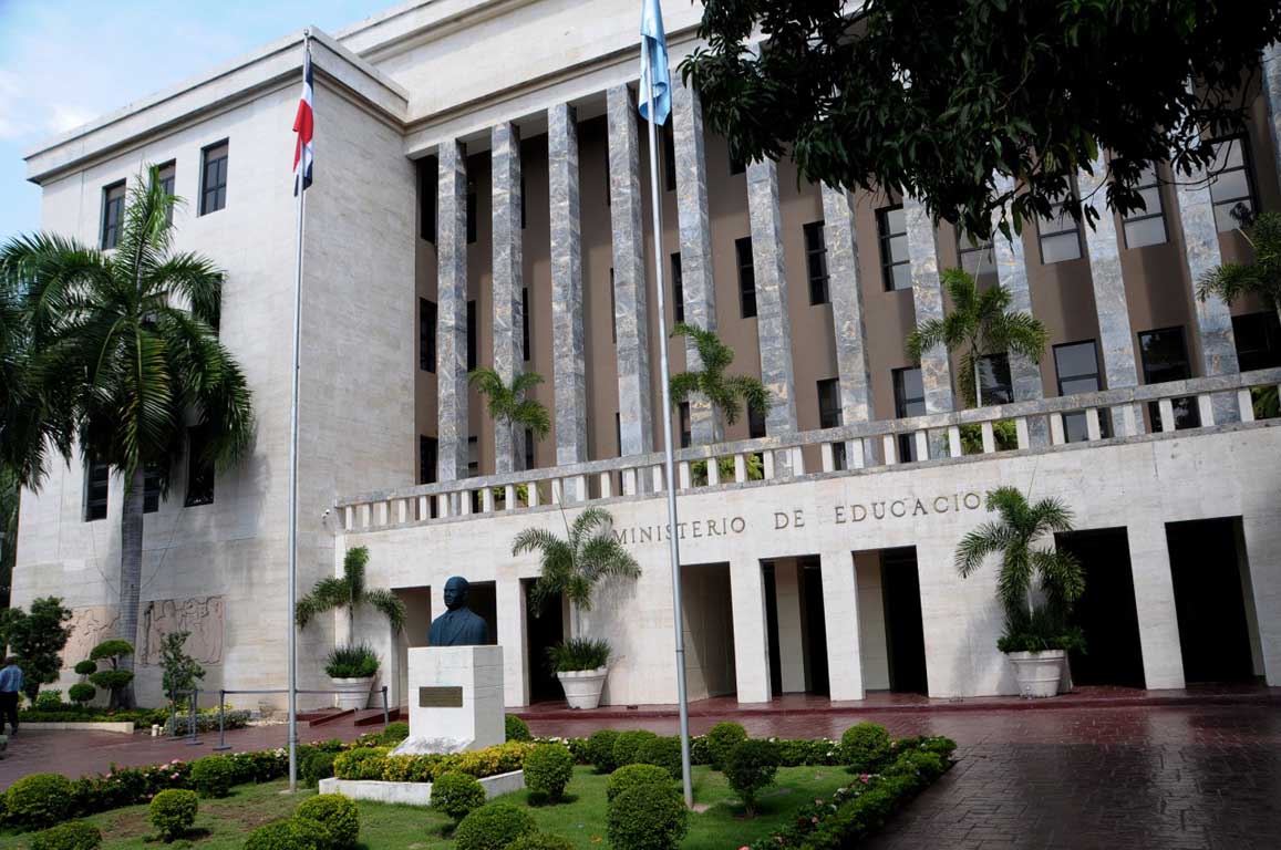  imagen Parcial edificio Ministerio de Educaci&oacute;n. 