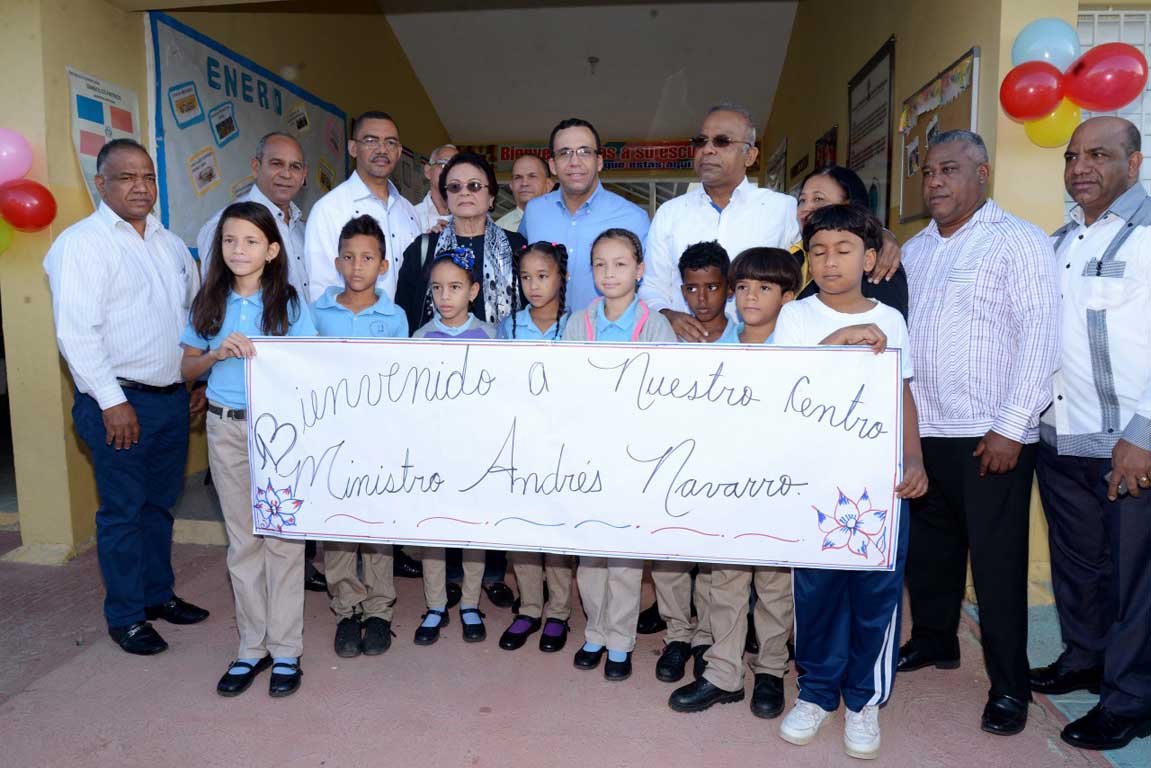  imagen Andrés Navarro afirma que la transparencia y la participación son claves para sumar a sectores sociales a la Revolución Educativa 