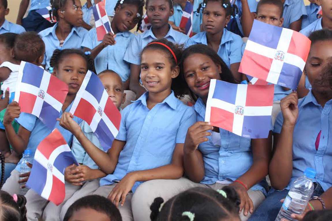  imagen Presidente Medina  entrega dos escuelas en la provincia Peravia 