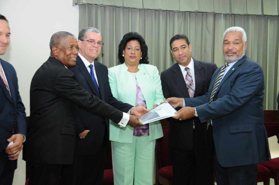  imagen Amarante Baret: Mejores profesores se logran con mejores universidades 