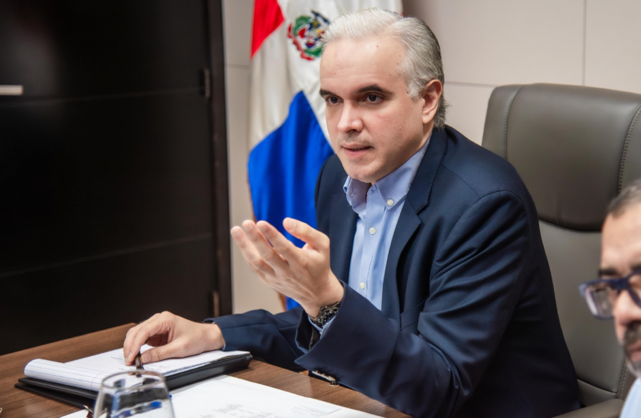  imagen El ministro de Educaci&oacute;n, Luis Miguel De Camps, 