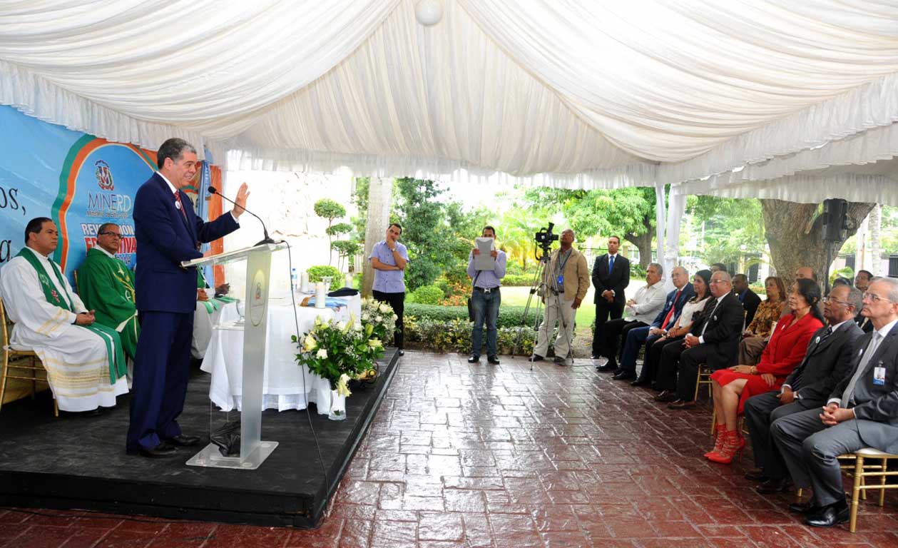  imagen Ministerio de Educación inicia con una eucaristía actos conmemorativos del Mes de la Familia 