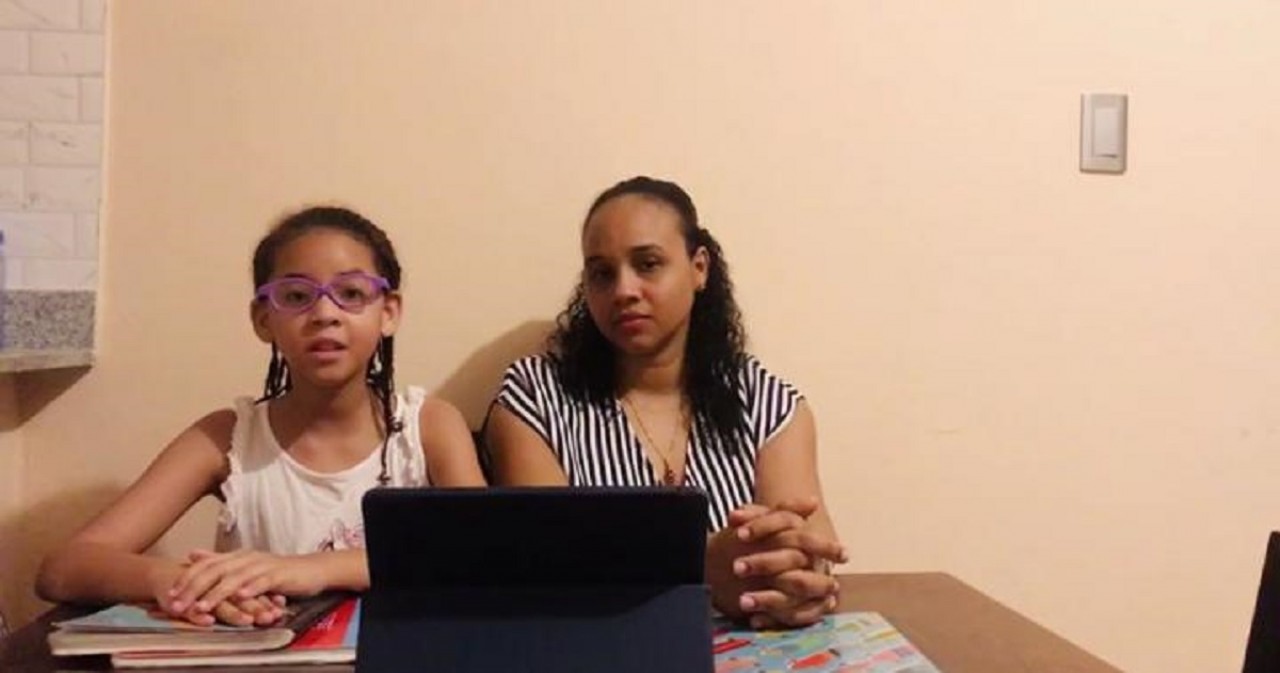  imagen Luz Bautista Paulino, madre de la alumna Esther Paulino de 4to grado del Centro Educativo Puerto Isabela de la Regional 15 