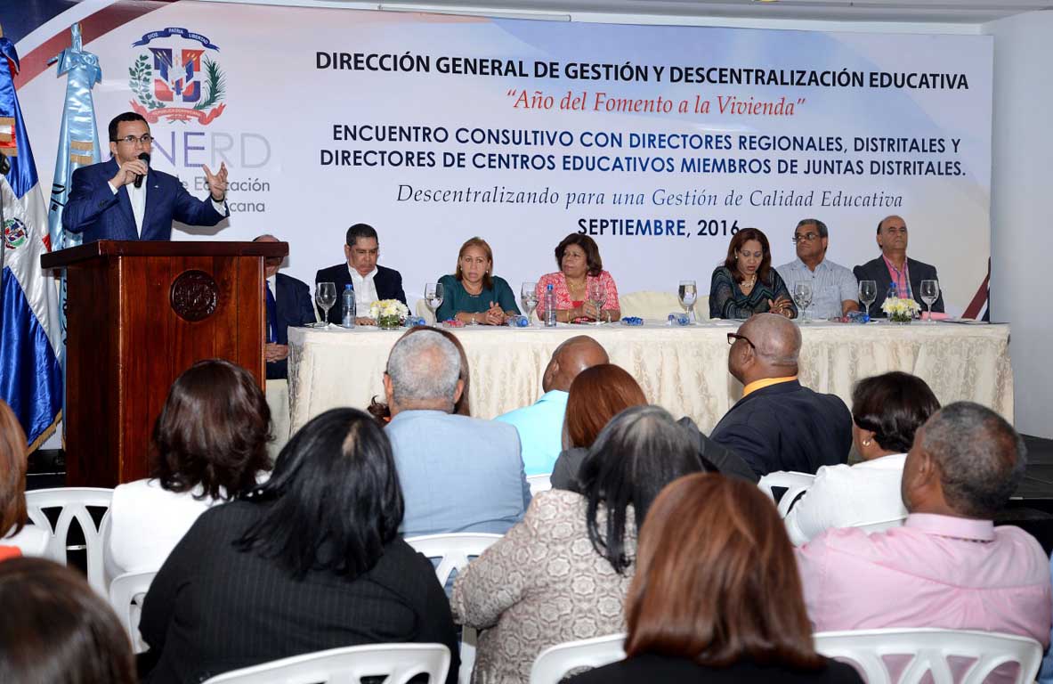  imagen Navarro reúne Directores Regionales y Distritales de educación para conocer situación escolar 