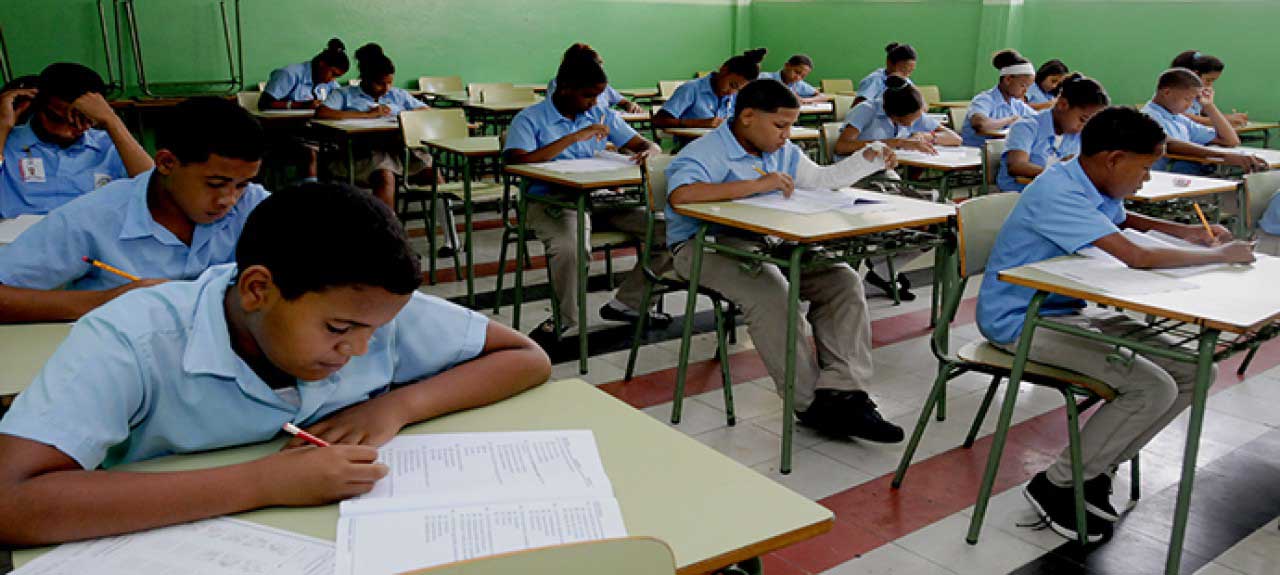  imagen Pruebas Nacionales para el octavo de Básica se desarrollaron con puntualidad y organización 