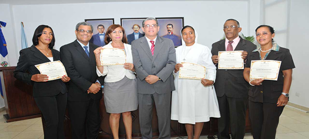  imagen Amarante Baret reconoce a Distritos y centros que ganaron medallas en el Premio a la Calidad 2013 