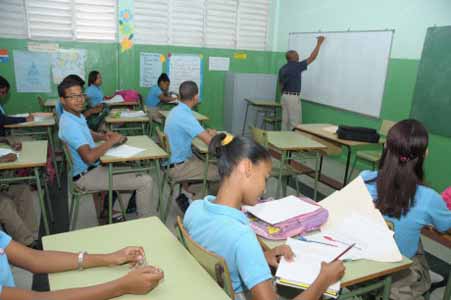  imagen Ministerio de Educación dispuso hoy el reinicio de la docencia a partir de este jueves en todo el territorio nacional  