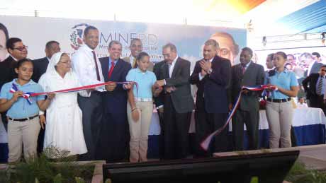  imagen Presidente Medina entrega a Pedernales otras 44 aulas para la Jornada de Tanda Extendida 