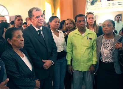  imagen Ministro de Educación asiste a sepelio de estudiantes ahogados en Dajabón 