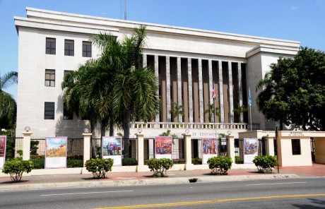 imagen Fachada de la Sede Central del Ministerio de Educaci&oacute;n. 