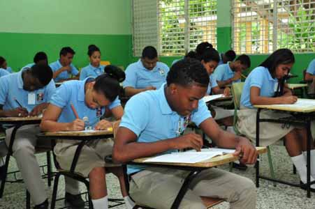  imagen El 88.49 por ciento de estudiantes de Octavo Grado pasa las Pruebas Nacionales; 83.74% lo hace en Básica de Adultos 