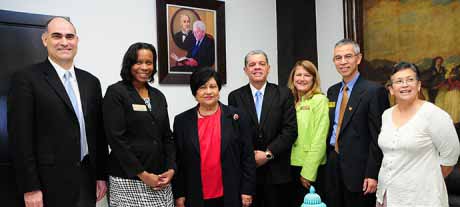  imagen Ministerios de Educación y Educación Superior firman convenios con Universidad de Michigan para capacitar docentes 